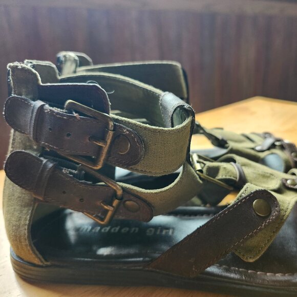 Madden Girl Sandals size 7.5 - Picture 1 of 3